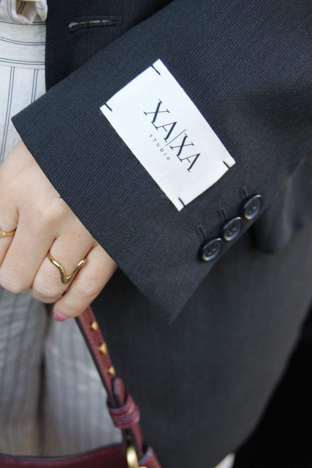 Iris Black - Vintage Oversized Blazer